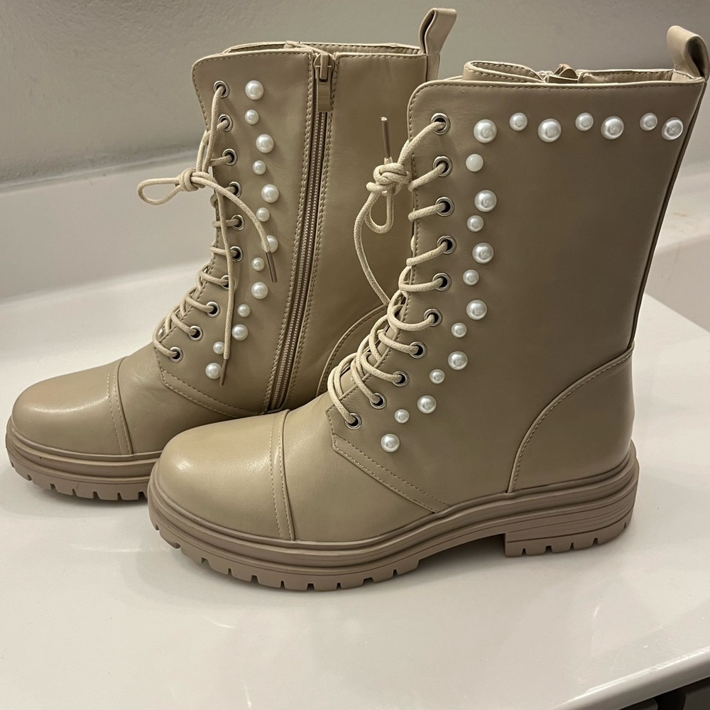 Marquiiz New Cream Pearl Boots with Laces and Zipper Size 39 (8.5)